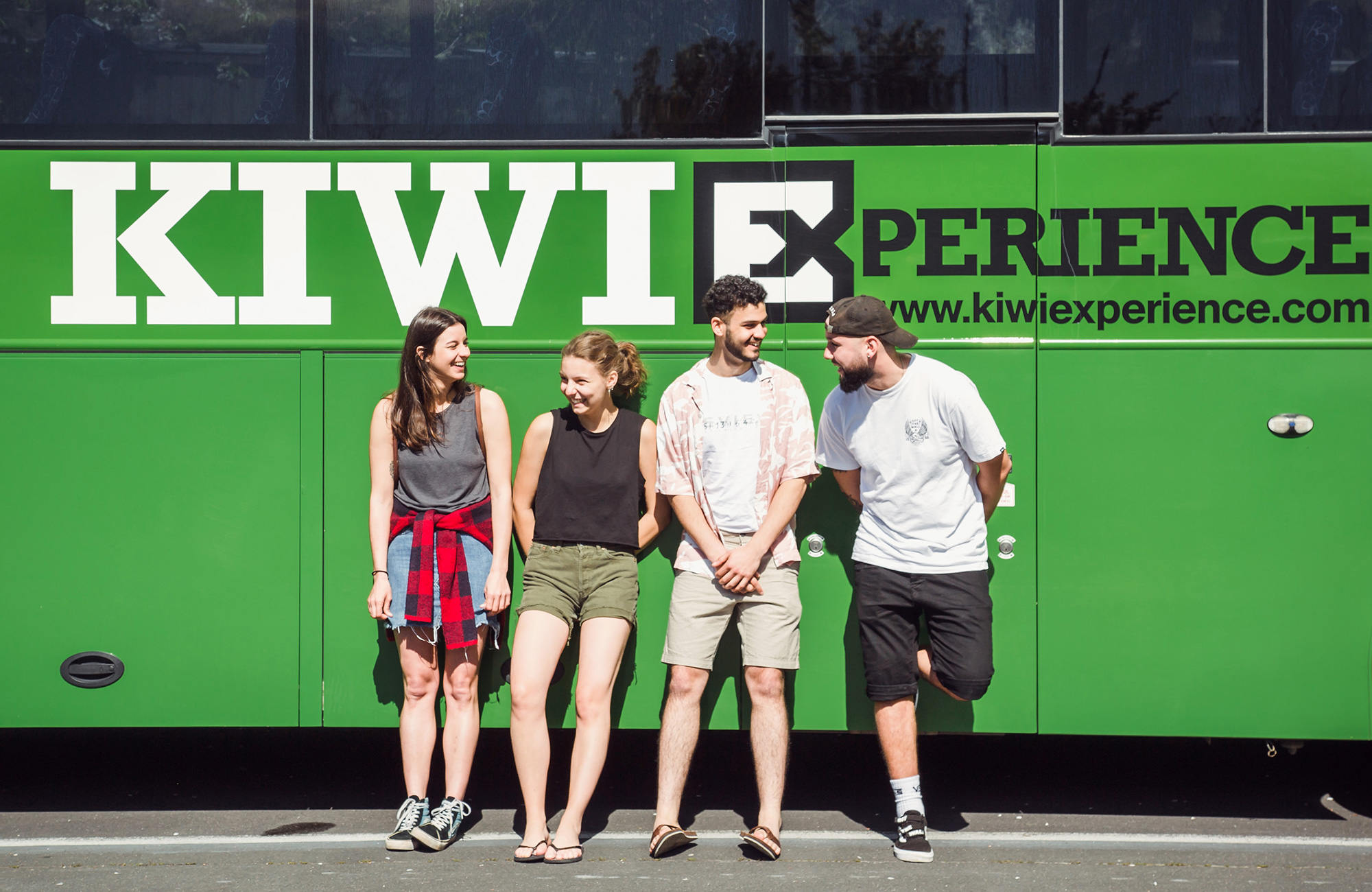 kiwi experience bus tours