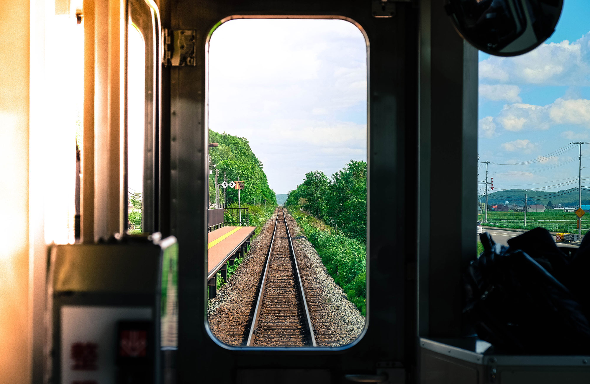 Is the train taking us. Поезд с открытыми дверями едет. Поезда в Японии вверх ногами. А за Петей поезд едет. Панда едет на поезде.