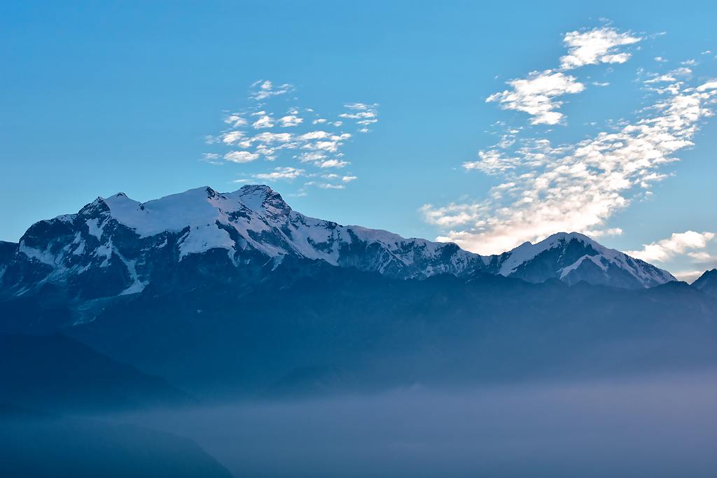 Покрывало горы. Непале небо горы самолет вечер. Mountain Cover.